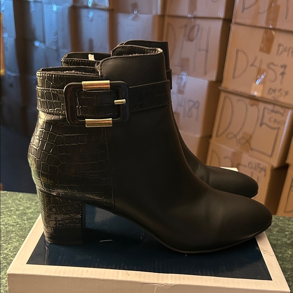 Karen Scott Black Croc-Embossed Heeled Boots